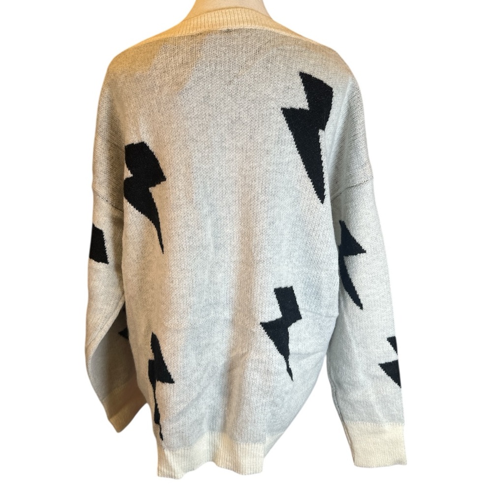 MIRACLE NWT Cozy Black and White Sweater - Picture 5 of 10